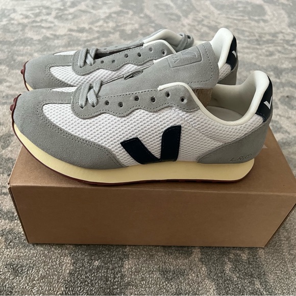 NWT Veja Rio Branco - Picture 2 of 5